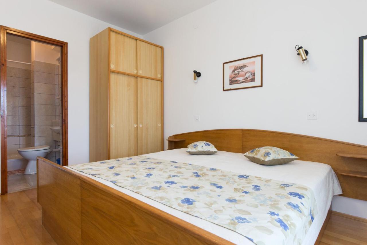 Apartment & Room Dinka, Krk Krk Town Exteriér fotografie
