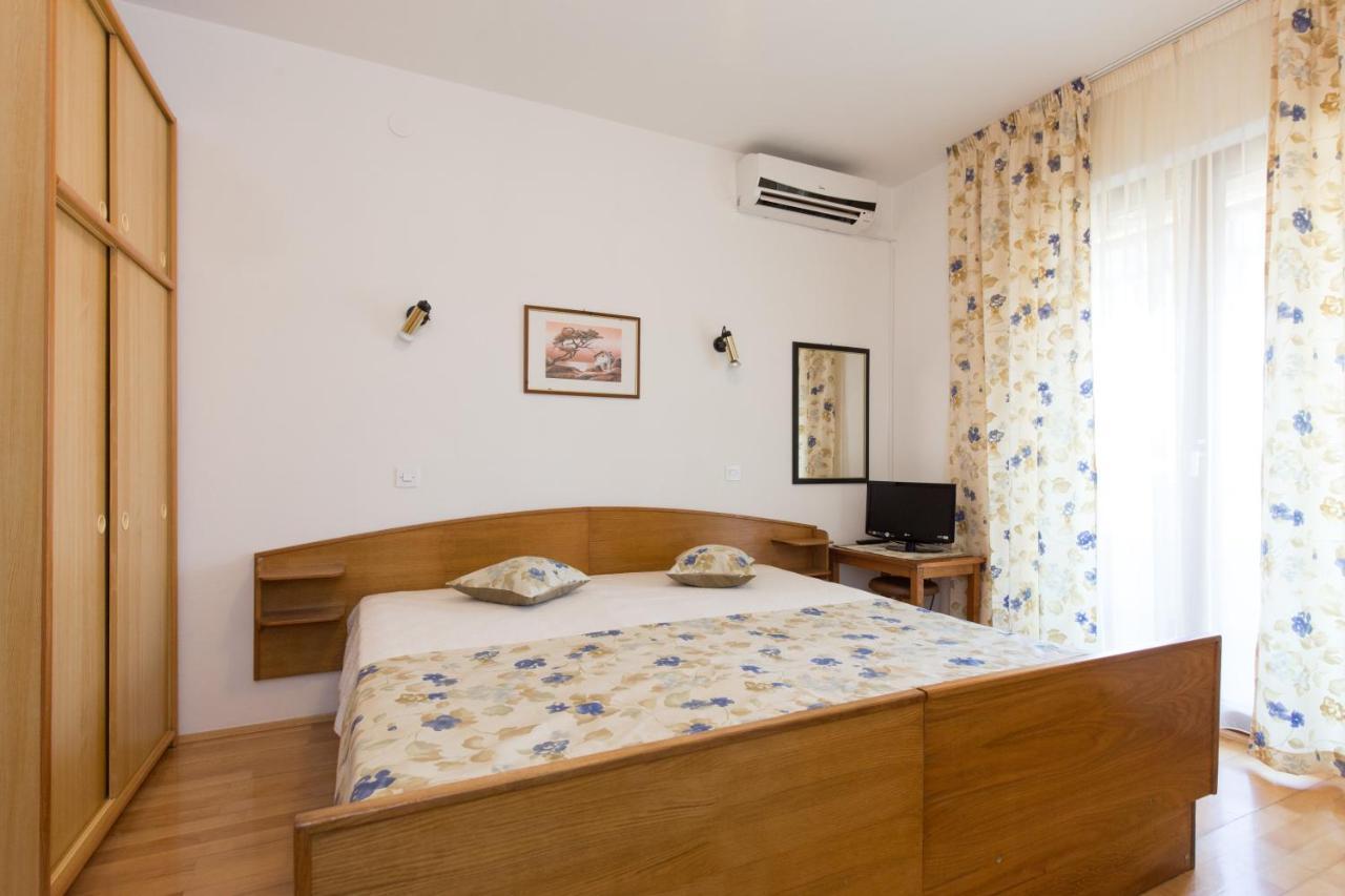 Apartment & Room Dinka, Krk Krk Town Exteriér fotografie